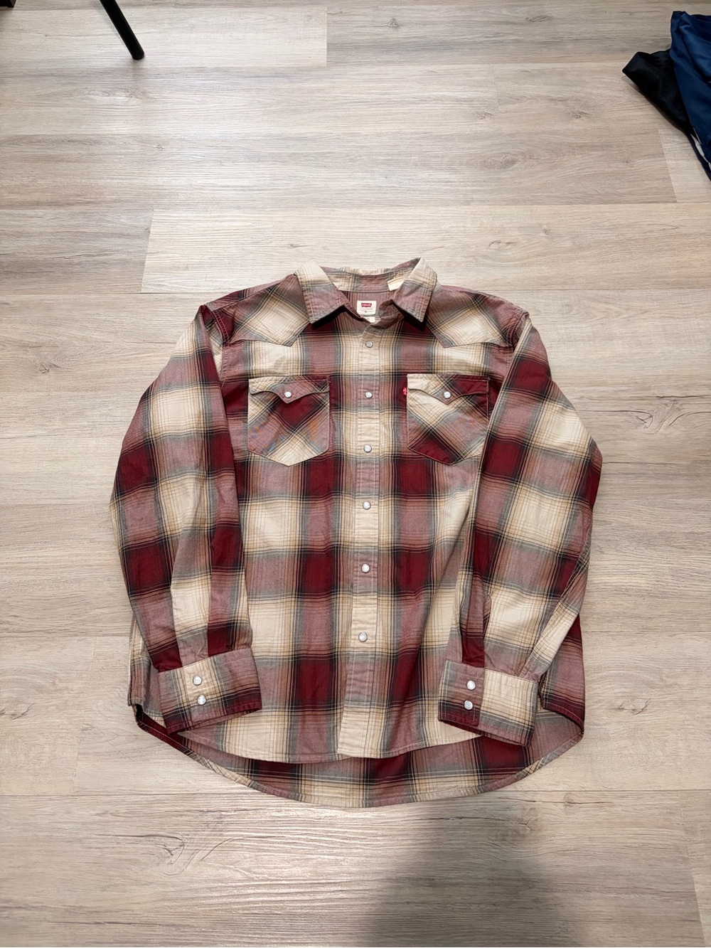 Levi’s plaid flannel button up